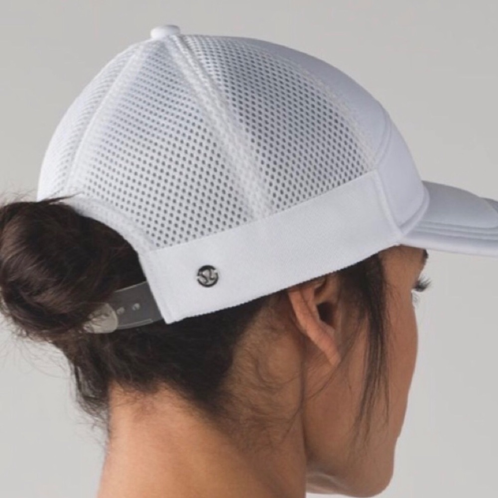 Lululemon Dash & Splash Cap NWT WHITE - Picture 2 of 6